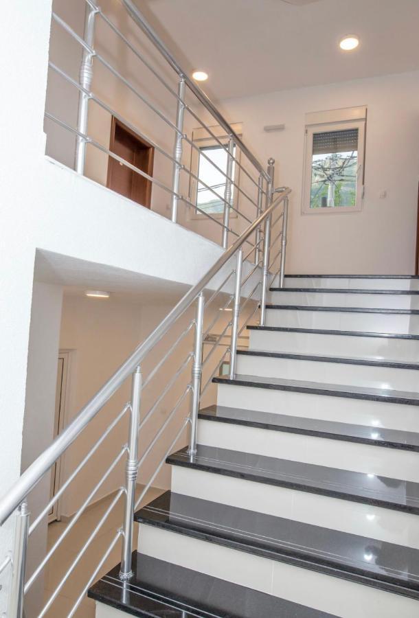Apartmani Nela Sutomore Εξωτερικό φωτογραφία